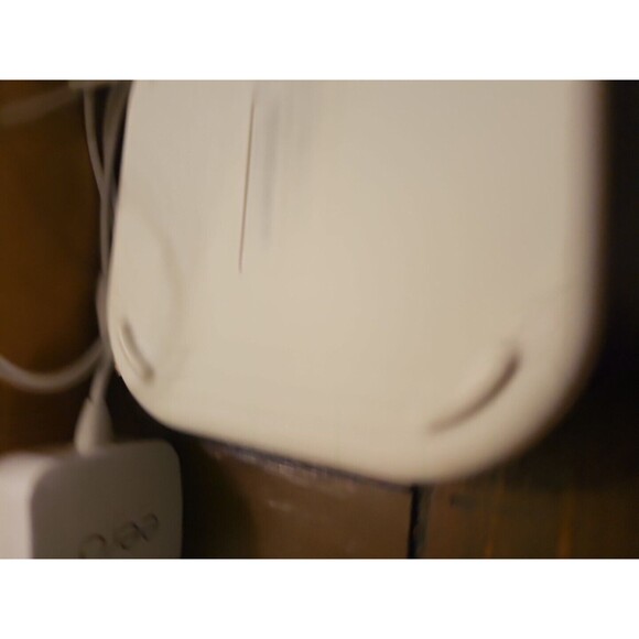 Eero A010001 1st Generation Mesh WiFi Router - Picture 3 of 6